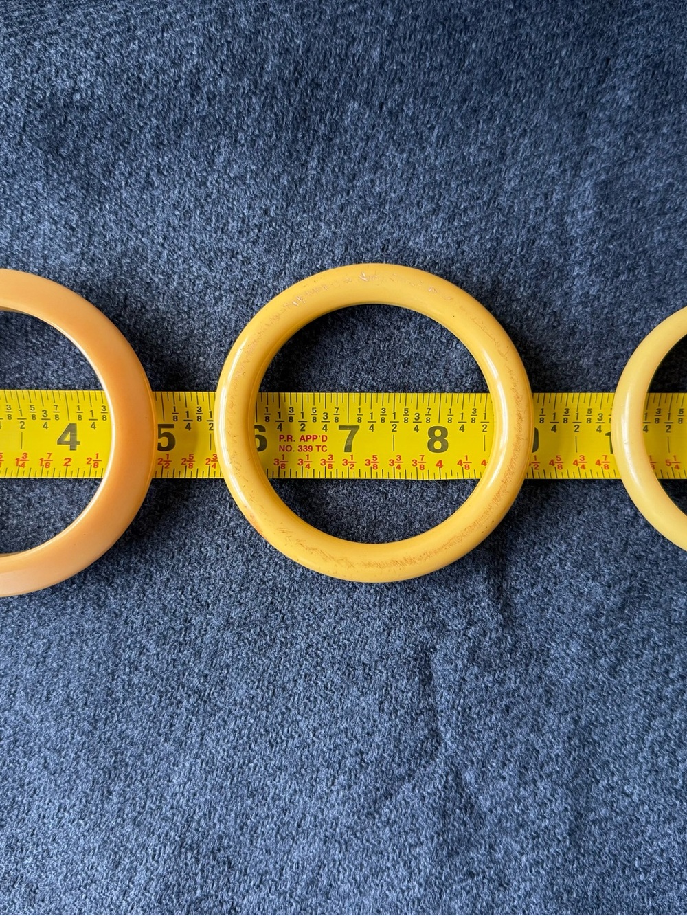 Set of 3 Vintage Butterscotch and Canary Yellow Bakelite Bangles - Picture 5 of 5
